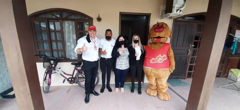 Foto 2 / MM entrega Caminhão de Prêmios no Dia do Cliente